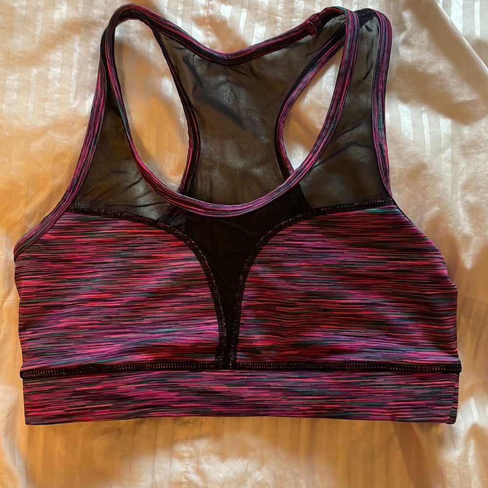 Sports bra with mesh cutout. No padding